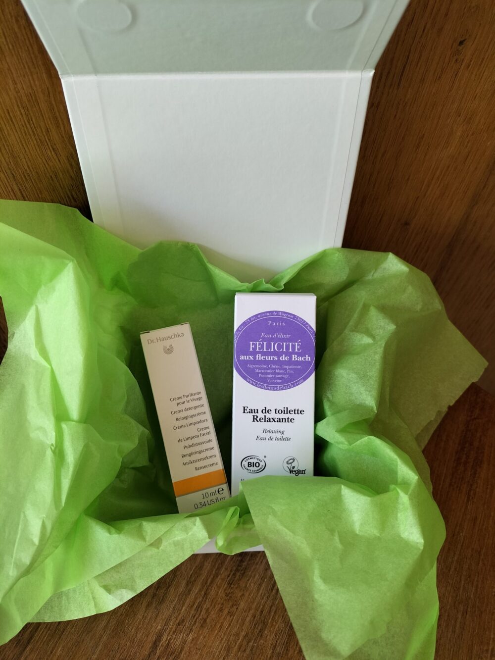 Coffret félicité - Eau de parfum Félicité de Bach 30 ml + Creme purifiante Dr Hauschka miniature