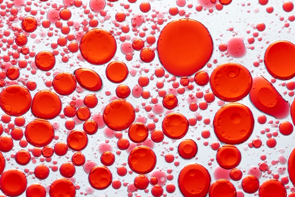 Les bienfaits de la vitamine B12 La vitamine B12 est une vitamine hydrosoluble, indispensable à plusieurs fonctions vitales :