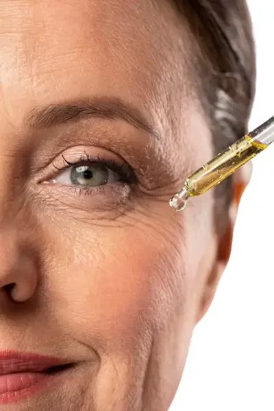 Goutte de vitamine D3 en huile déposée au compte-gouttes